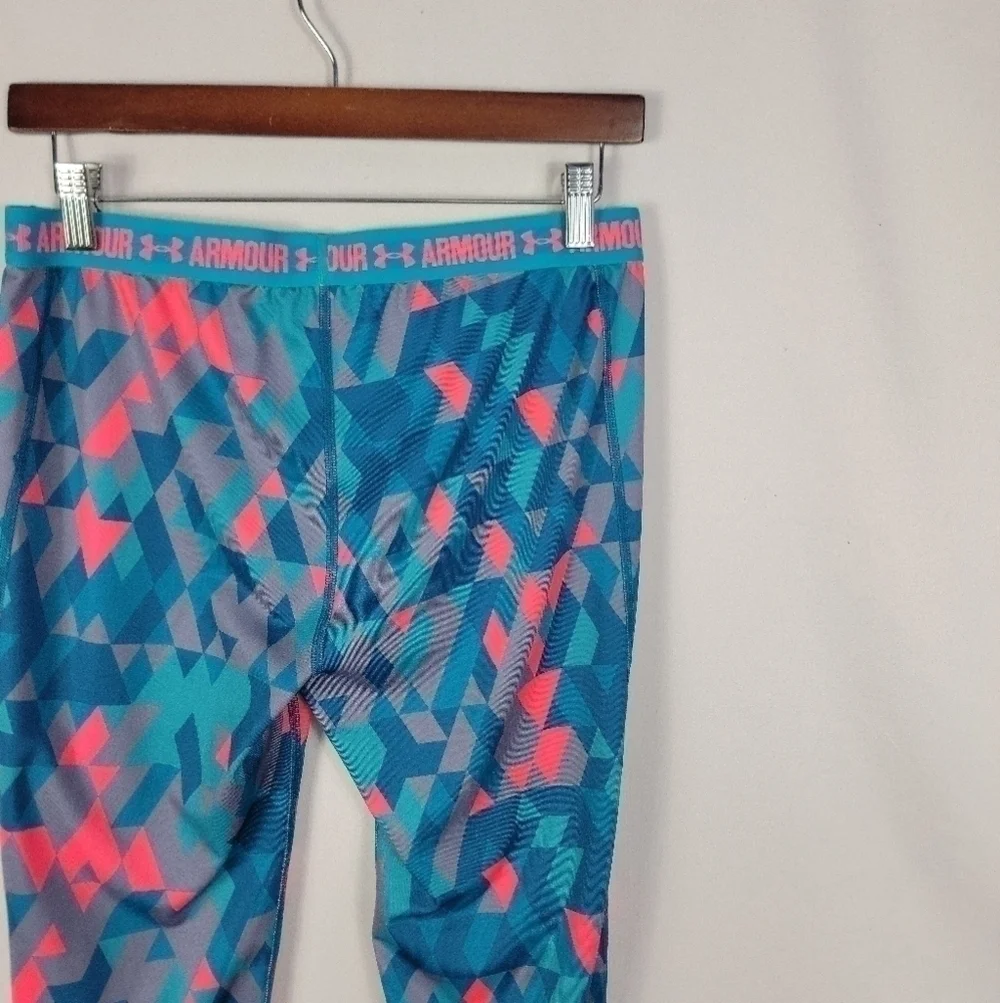 Women's Medium/Large Under Armour leggings